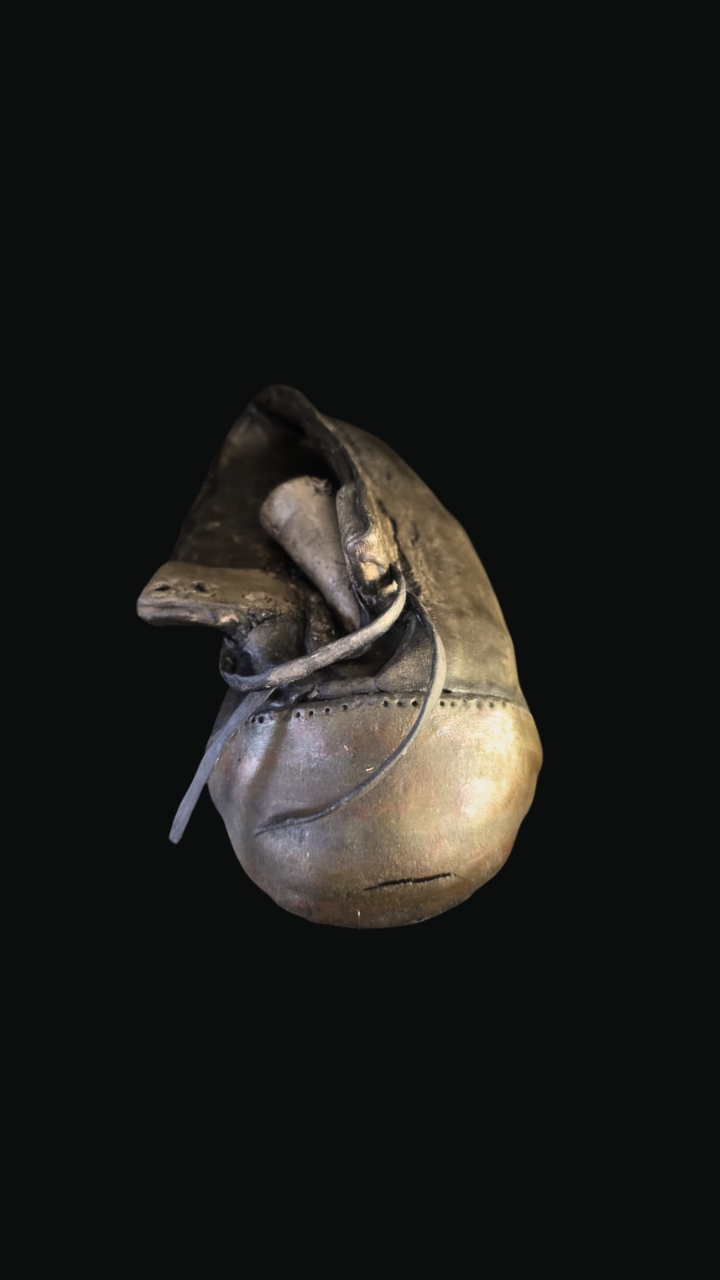 Réplica do Sapatinho de Hinda - Vista Frontal